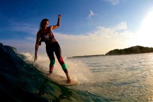 263342_589741694383275_943911260_n